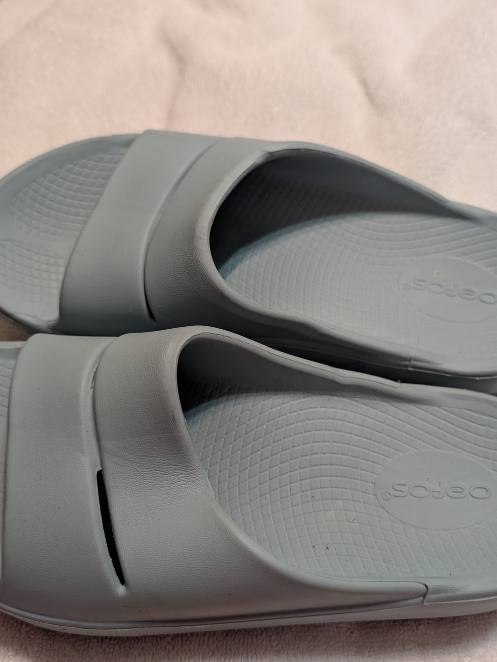 OOFOS Slate Grey Recovery Slide - OOFOS - Picture 2 of 5